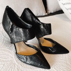 Jessica Simpson snake skin pumps